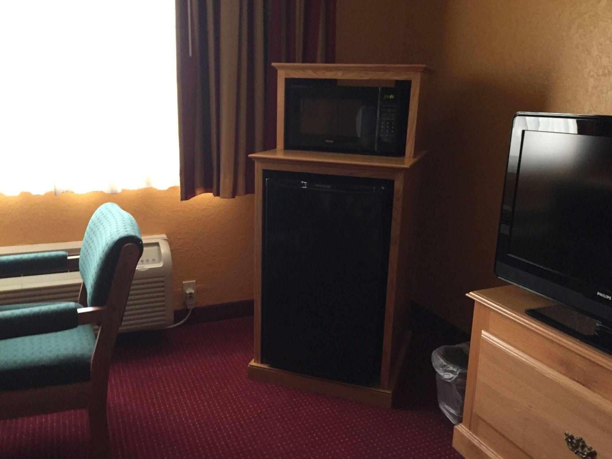 Parkfield Inn - クリントン エクステリア 写真